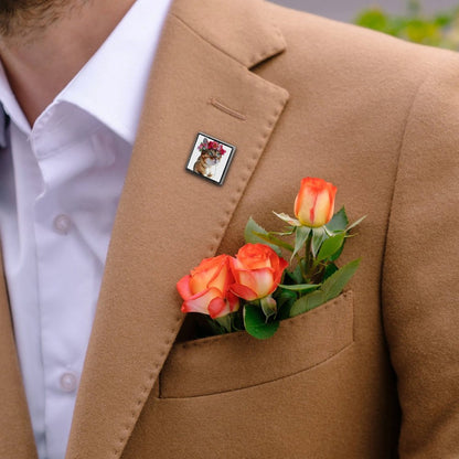 Spilla Quadrata Personalizzata in Metallo | Mini Pin da Giacca e Zaino